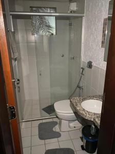 Koupelna v ubytování Apartamento para temporada no Nautico flat serve com acesso ao clube Náutico