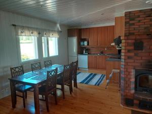 Kuchyň nebo kuchyňský kout v ubytování Palju Joutsen Pesä