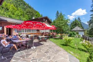 Ein allgemeiner Bergblick oder ein Berglick von des Hotels aus