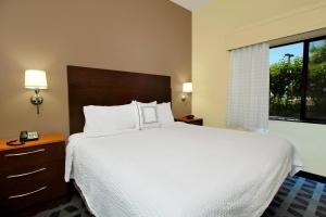 Postel nebo postele na pokoji v ubytování TownePlace Suites St. George