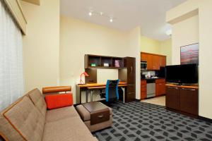 Kuchyň nebo kuchyňský kout v ubytování TownePlace Suites St. George