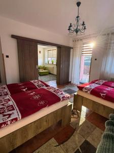 Postel nebo postele na pokoji v ubytování Apartment Marta + 39 fotografií