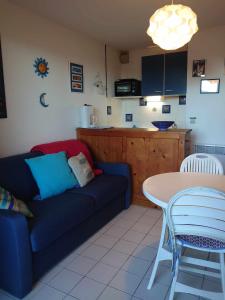 Posedenie v ubytovaní 4RB86 Appartement type T2 cabine dans résidence bord de mer à Collioure + 9 fotografií