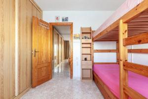 Voodi või voodid majutusasutuse Sun and relax at the Tropicana beach toas +30 fotot