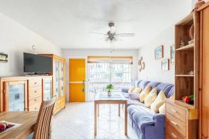 Televiisor ja/või meelelahutuskeskus majutusasutuses Sun and relax at the Tropicana beach