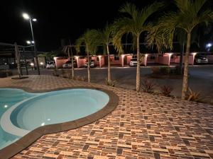 Bazén v ubytování คลิ๊กรีสอร์ท (Click Resort) nebo v jeho okolí