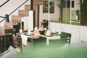 Joogid majutusasutuses "Hunter's Suite"- at the heart of Hartberg I Parking