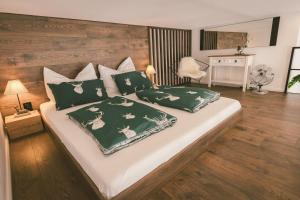 Voodi või voodid majutusasutuse "Hunter's Suite"- at the heart of Hartberg I Parking toas