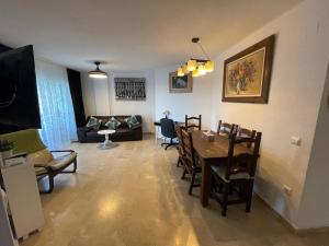 Część wypoczynkowa w obiekcie Apartamento Las Brisas