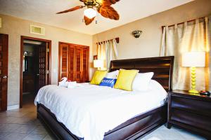 Gallery image of Pelican Reef Villas Resort in San Pedro