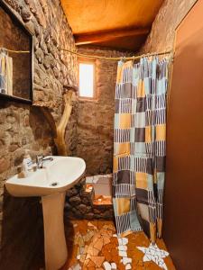 Et badeværelse på Cabañas Turi Lackar + 27 billeder