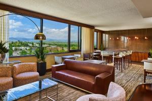 Posezení v ubytování Sheraton Denver West Hotel