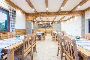 Restauracja lub miejsce do jedzenia w obiekcie Willa Taterniok - pokoje z widokiem na Tatry