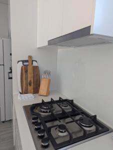 Kuchyň nebo kuchyňský kout v ubytování 2 bedroom apartment with Garden views in Sydney