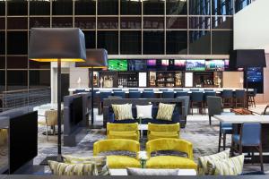 Posezení v ubytování Sheraton Bloomington