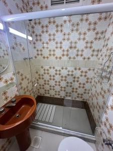 Koupelna v ubytování Leme com vista Para o Mar + 48 fotografií