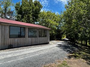 Gallery image of Creek Retreat in Warkworth +19 photos