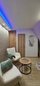 Un lugar para sentarse en Green Hill Isidorovic Divcibare ll