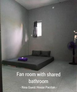 Fotografie z fotogalerie ubytování RINA Guest House Pacitan v destinaci Tamperan