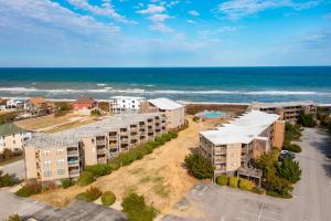 Gallery image of C307A Delightful Diversion Oceanfront Pool in Duck