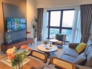 TV a/nebo společenská místnost v ubytování Agile Luxury Suite At TRX KLCC