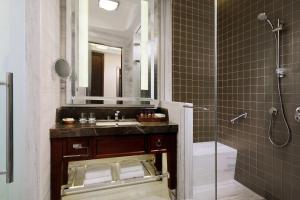 Koupelna v ubytování Sheraton Grand Adana