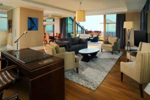 Posezení v ubytování Sheraton Grand Adana