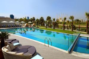 Bazén v ubytování Sheraton Grand Adana nebo v jeho okolí