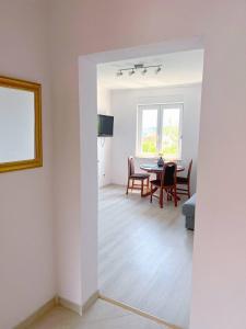 Televízia a/alebo spoločenská miestnosť v ubytovaní Villa in Seget