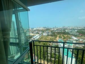 Balkón nebo terasa v ubytování The Grand Jomtien Condo
