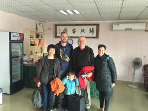 Majutusasutuses Xiamen Guiran Hostel peatuv perekond