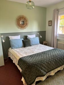 Ένα ή περισσότερα κρεβάτια σε δωμάτιο στο Villa Daphné +56 φωτογραφίες