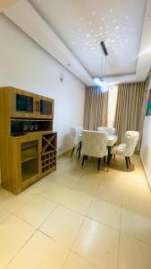 Η κουζίνα ή μικρή κουζίνα στο TNT Apartment