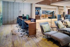 Posezení v ubytování Courtyard by Marriott Dallas Carrollton and Carrollton Conference Center