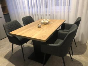 Posezení v ubytování Stylish 2BDR apartment Gramada, free parking