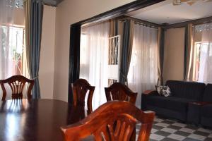 Istumisnurk majutusasutuses Newly Beautiful Entire Home