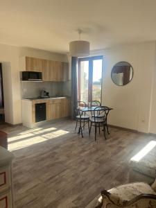 Η κουζίνα ή μικρή κουζίνα στο Villa Gabriel