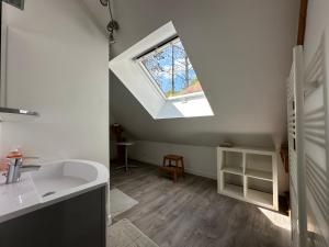 Bilik mandi di Champagne BNB - La Source +16 gambar