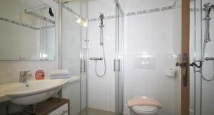 Un baño de Hotel-Garni Schernthaner