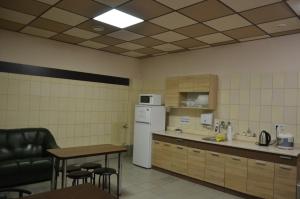 Kuchyň nebo kuchyňský kout v ubytování Hostel VShokoladi + 37 fotografií