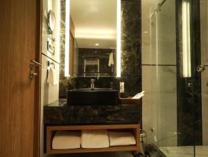 Hotel NOAH SPIRE的一间浴室