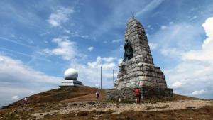 BuhlにあるCharmant appartement au cœur de Buhlの空の丘の上像