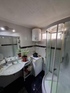 Koupelna v ubytování Departamento frente al mar + 32 fotografií