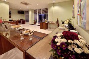 Posezení v ubytování Whiz Hotel Malioboro Yogyakarta