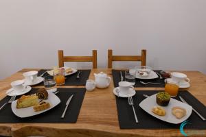 Jedlo v ubytovaní bed & breakfast alebo blízkom okolí