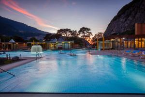 Piscina de la sau aproape de Grand Hotel des Bains