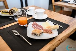 Jedlo v ubytovaní bed & breakfast alebo blízkom okolí