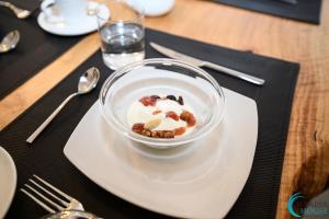 Jedlo v ubytovaní bed & breakfast alebo blízkom okolí