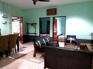 Fotografie z fotogalerie ubytování Super Fully Furnished House next to airport - peaceful, leisure and quite v destinaci Langkawi Intl