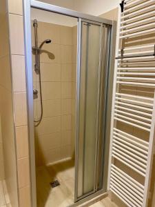 Koupelna v ubytování Apartmány u koupaliště